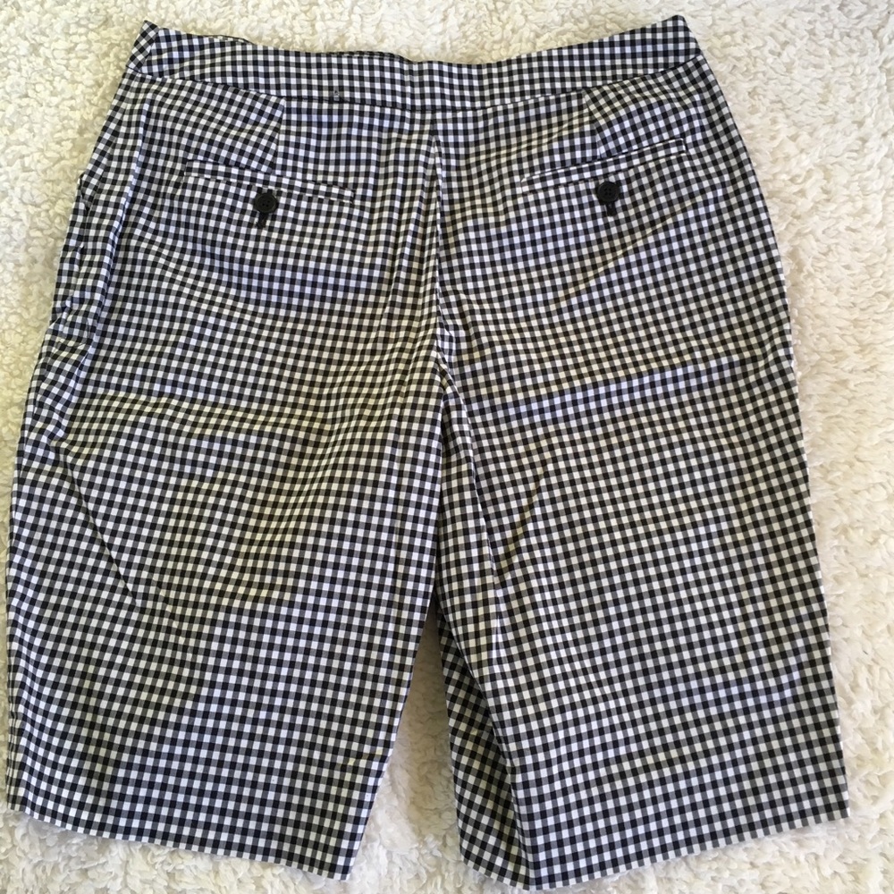 $8 SALE❤️Jones New York shorts size 10
